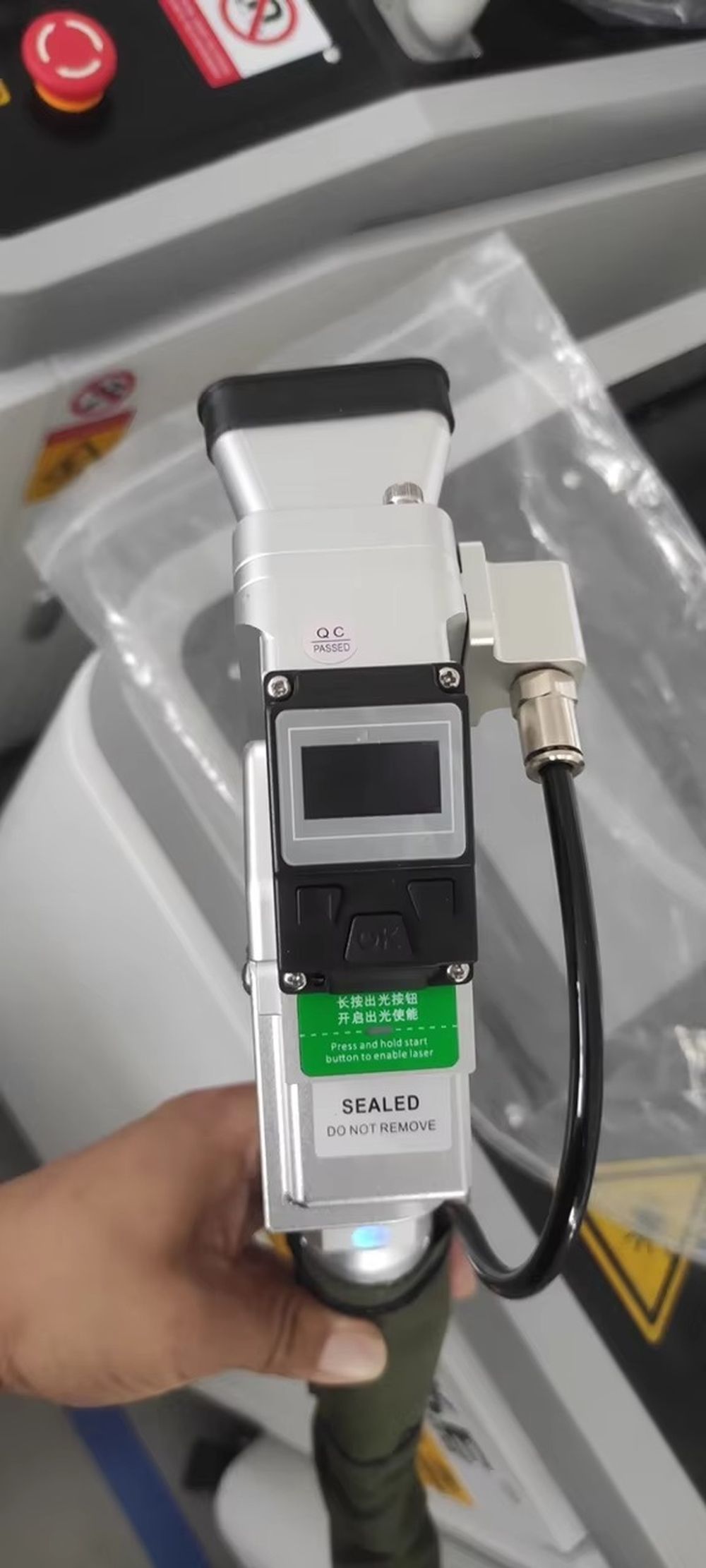 工場直販 パルスレーザー洗浄機 低価格 工業用塗料錆粉塵除去 - Industrial Laser Cleaning Machine Price のレビューと価格